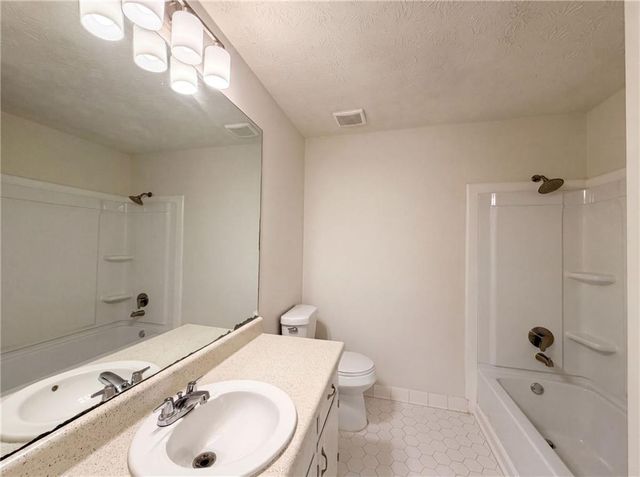 6486 Lynndale Lane, Morrow, GA 30260