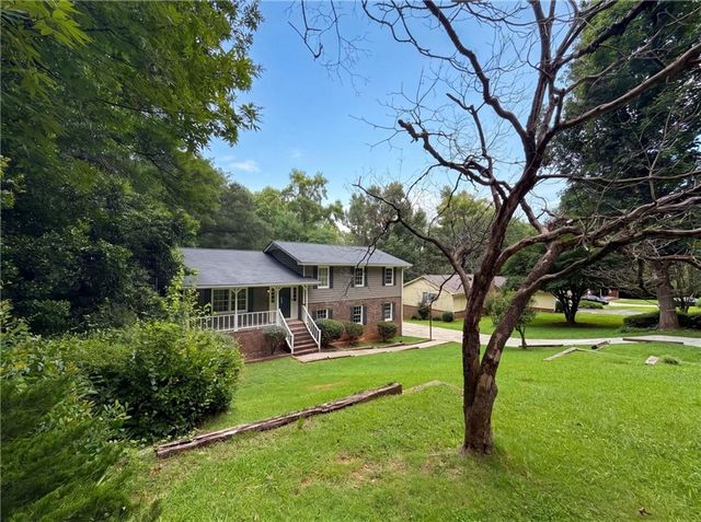 6486 Lynndale Lane, Morrow, GA 30260