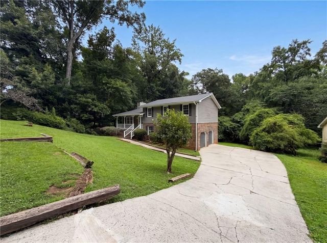 6486 Lynndale Lane, Morrow, GA 30260