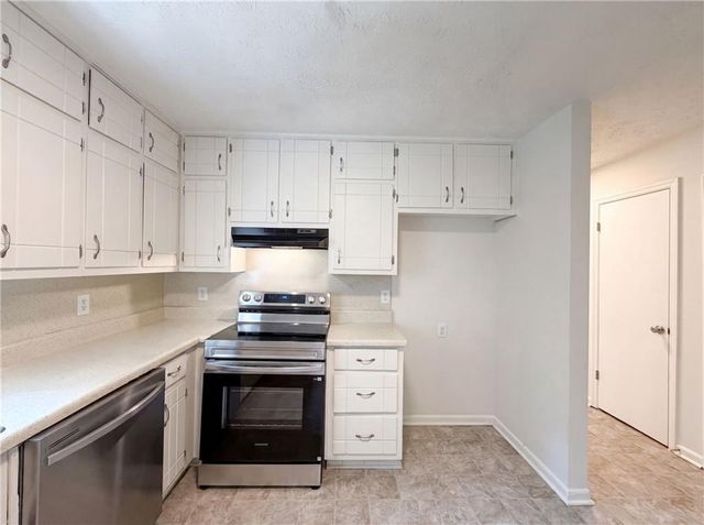 6486 Lynndale Lane, Morrow, GA 30260