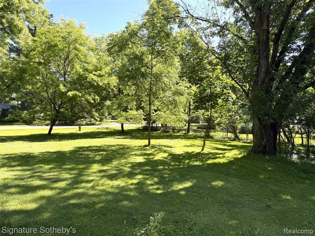 1829 Wellington Avenue, Bloomfield Hills, MI 48302
