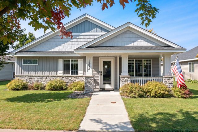 1233 Fern Street S, Cambridge, MN 55008