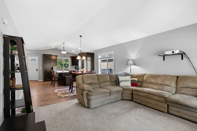 1233 Fern Street S, Cambridge, MN 55008