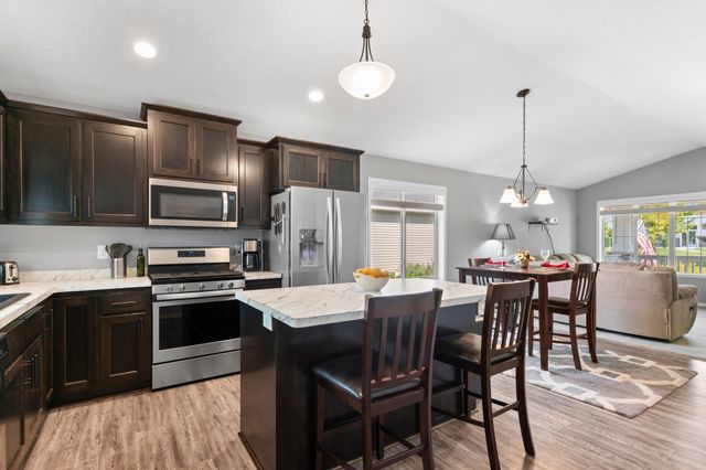 1233 Fern Street S, Cambridge, MN 55008