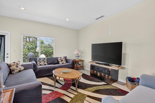 459 NE 1st Avenue, Deerfield Beach, FL 33441