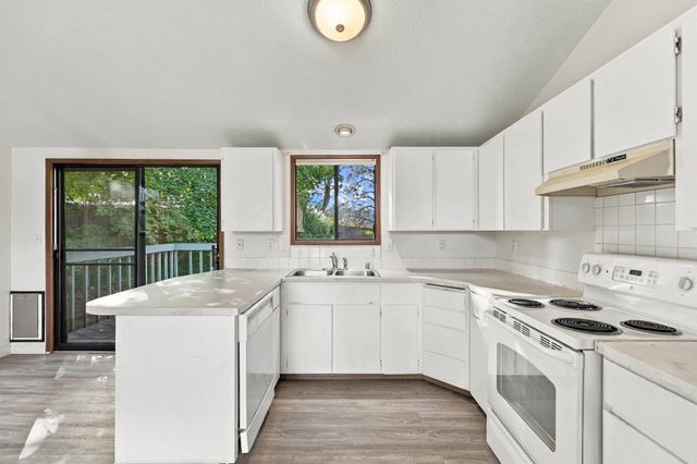 8305 N Colton St, Spokane, WA 99208