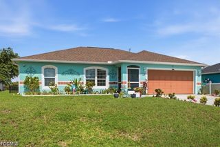 1902 NW 2nd PL, Cape Coral, FL 33993