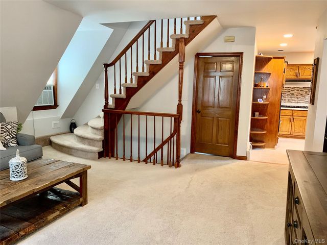 1 Library Road, Tuxedo Park, NY 10987