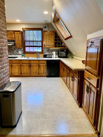 1 Library Road, Tuxedo Park, NY 10987