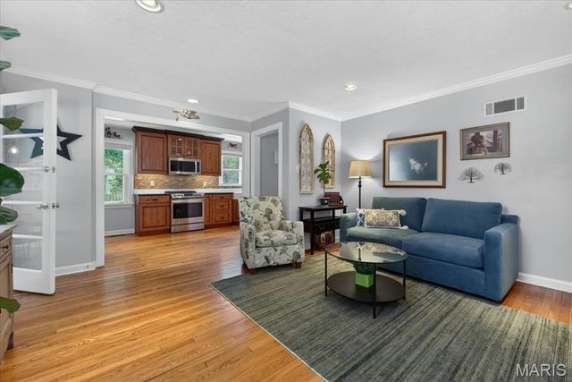 214 Way Avenue, Kirkwood, MO 63122