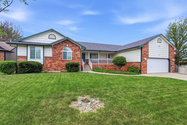 1 N Valley Oaks Ct., Valley Center, KS 67147