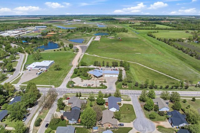 1 N Valley Oaks Ct., Valley Center, KS 67147