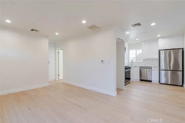 320 E Dryden Street B, Glendale, CA 91207