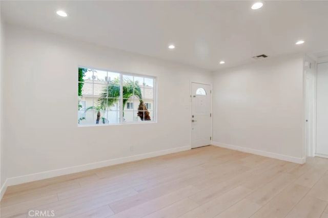 320 E Dryden Street B, Glendale, CA 91207