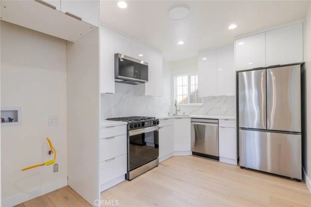 320 E Dryden Street B, Glendale, CA 91207