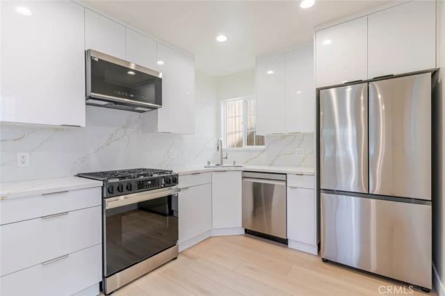 320 E Dryden Street B, Glendale, CA 91207