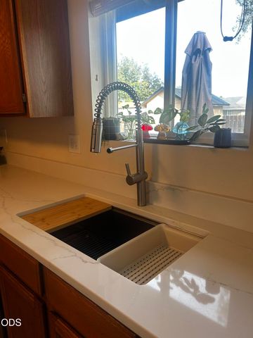 3217 SW Quartz Avenue, Redmond, OR 97756