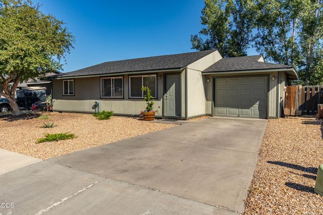 3217 SW Quartz Avenue, Redmond, OR 97756
