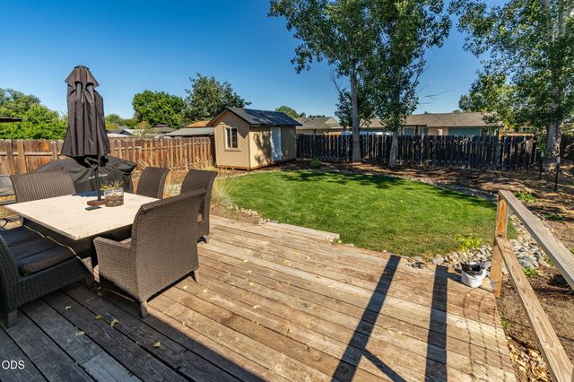 3217 SW Quartz Avenue, Redmond, OR 97756
