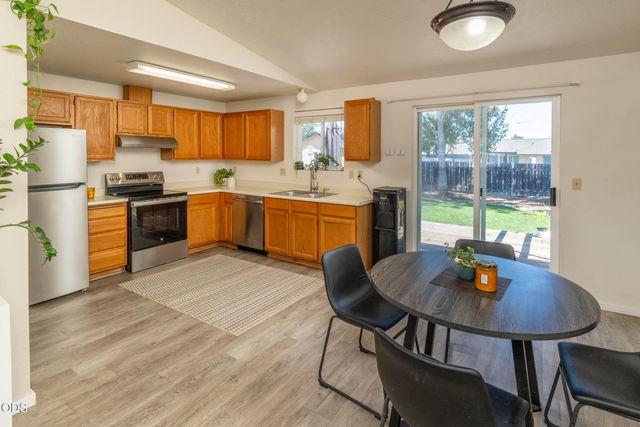 3217 SW Quartz Avenue, Redmond, OR 97756