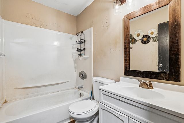 22147 E Churchill Drive, Richton Park, IL 60471