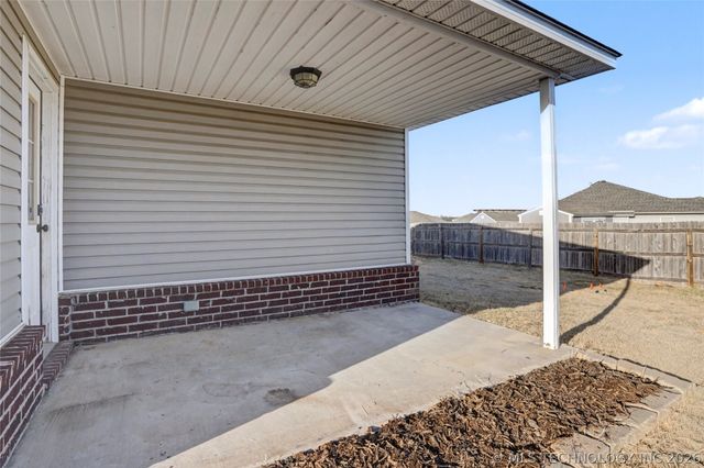 9278 S 254th East Avenue, Broken Arrow, OK 74014