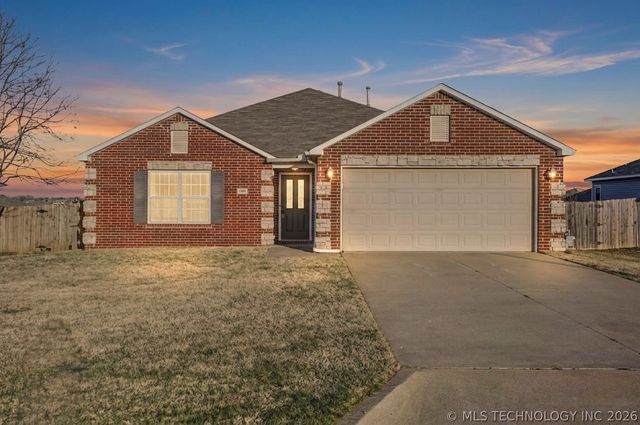 9278 S 254th East Avenue, Broken Arrow, OK 74014