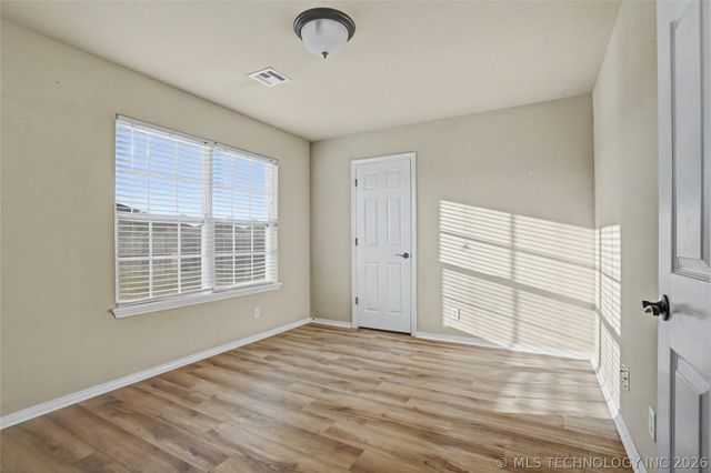 9278 S 254th East Avenue, Broken Arrow, OK 74014