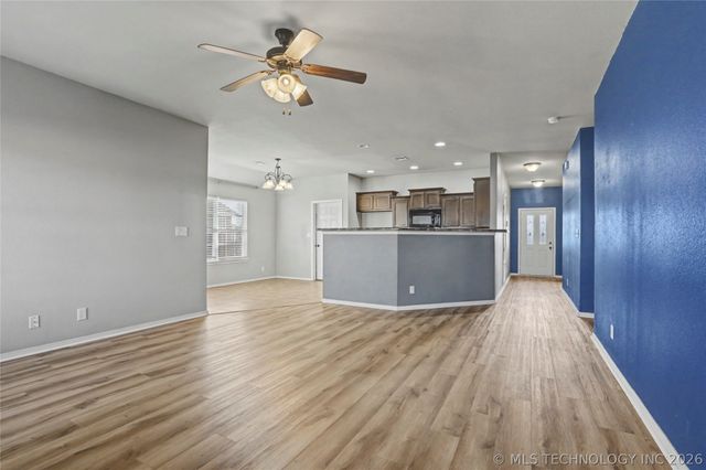 9278 S 254th East Avenue, Broken Arrow, OK 74014