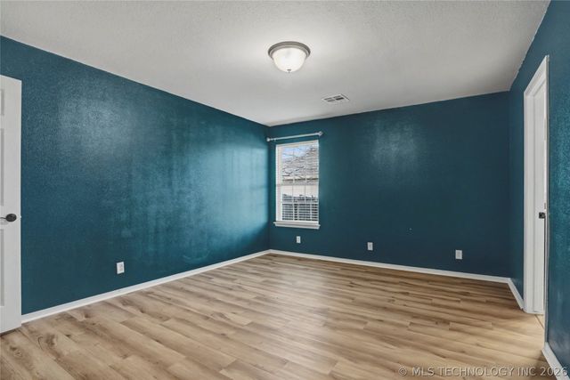 9278 S 254th East Avenue, Broken Arrow, OK 74014