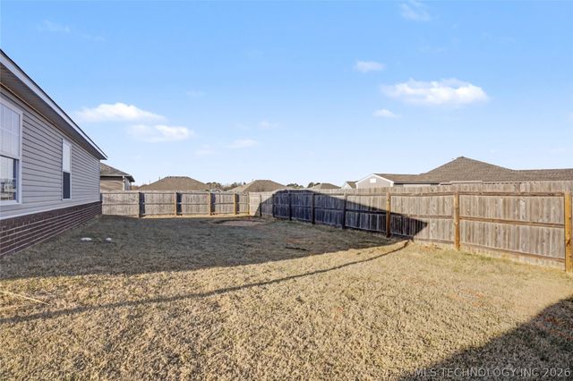 9278 S 254th East Avenue, Broken Arrow, OK 74014