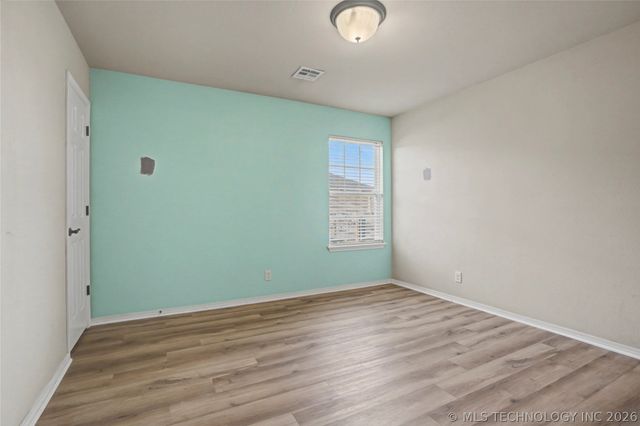 9278 S 254th East Avenue, Broken Arrow, OK 74014