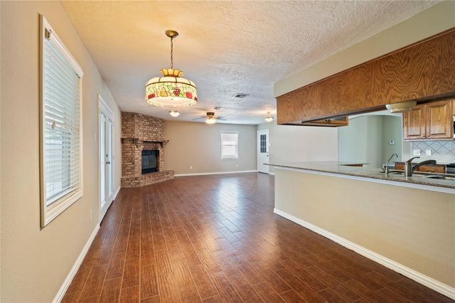 7109 Poplar Drive, Galveston, TX 77551