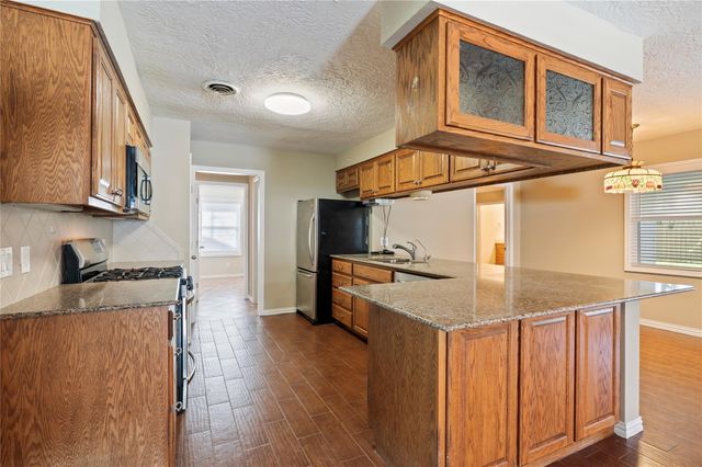 7109 Poplar Drive, Galveston, TX 77551