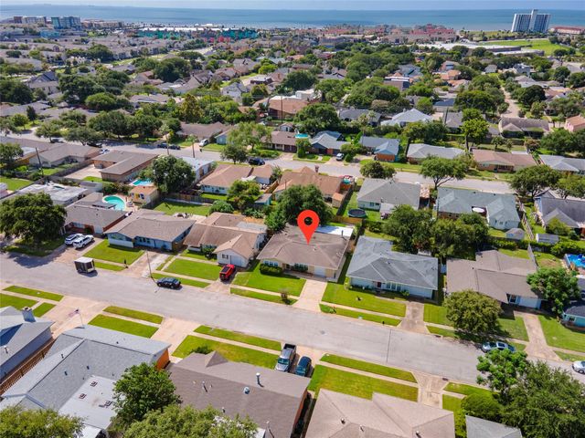 7109 Poplar Drive, Galveston, TX 77551