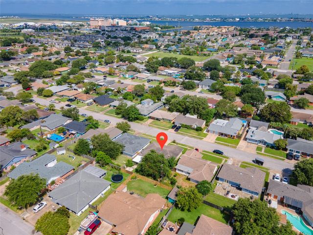 7109 Poplar Drive, Galveston, TX 77551