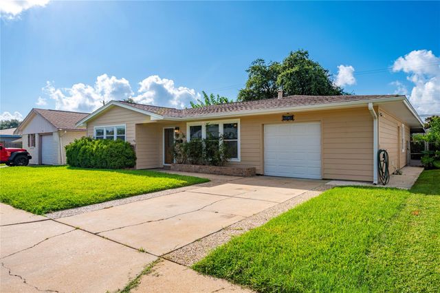 7109 Poplar Drive, Galveston, TX 77551