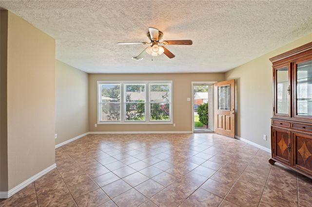 7109 Poplar Drive, Galveston, TX 77551