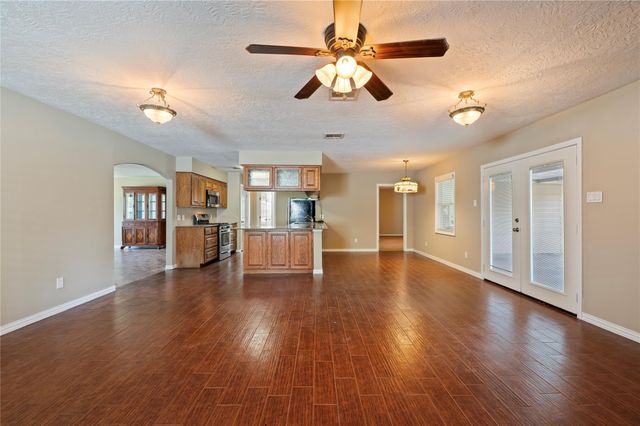 7109 Poplar Drive, Galveston, TX 77551