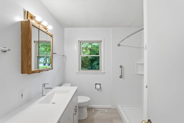6039 N East Park View, Park City, KS 67219