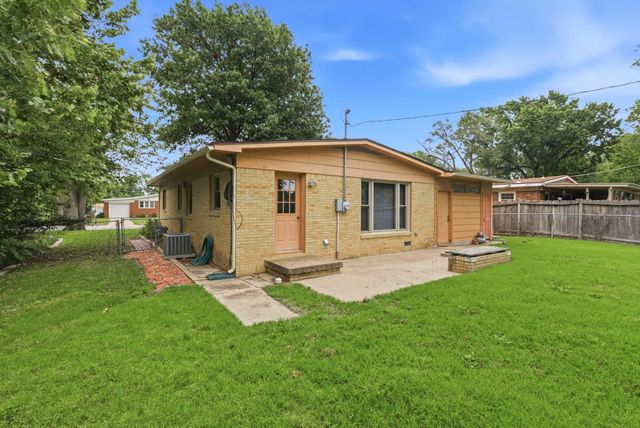 6039 N East Park View, Park City, KS 67219
