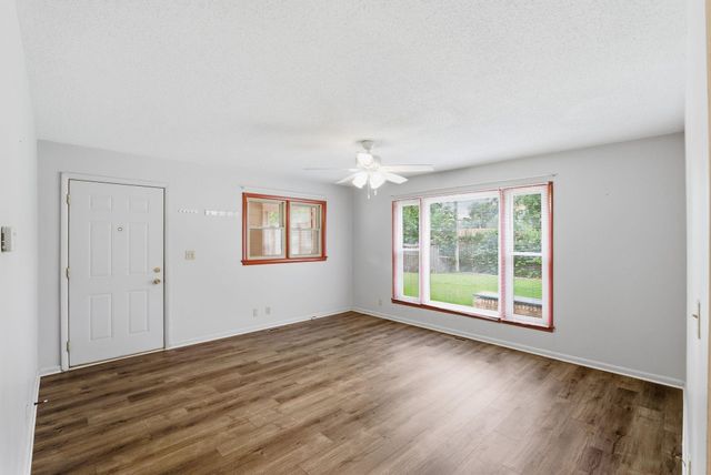 6039 N East Park View, Park City, KS 67219