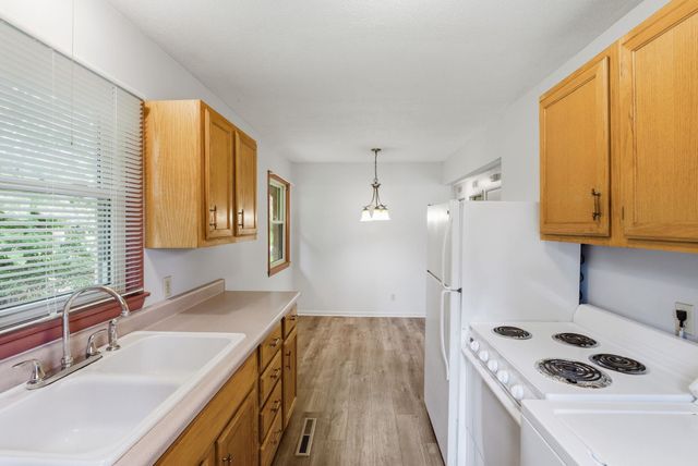 6039 N East Park View, Park City, KS 67219