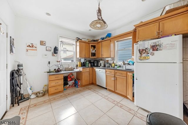 1116 North Ave, Elizabeth City, NJ 07201