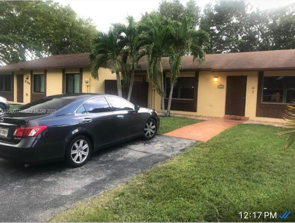 6704 SW 147th Court, Miami, FL 33193