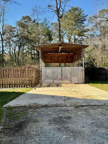 16706 Planchet Rd, Greenwell Springs, LA 70739