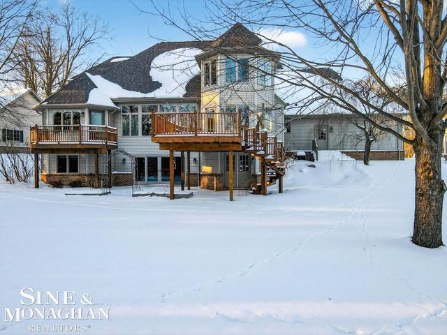 9 Golfside Drive, Saint Clair, MI 48079