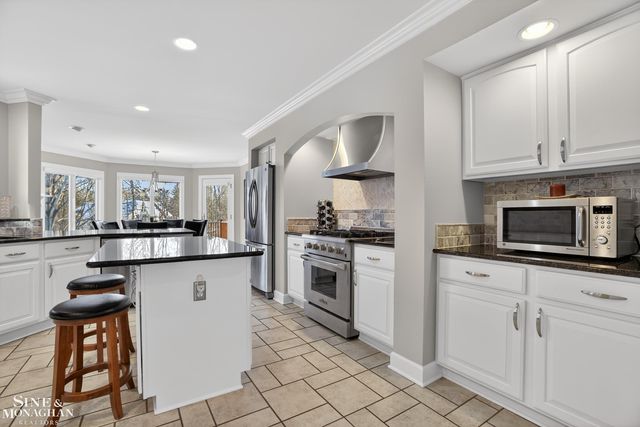 9 Golfside Drive, Saint Clair, MI 48079