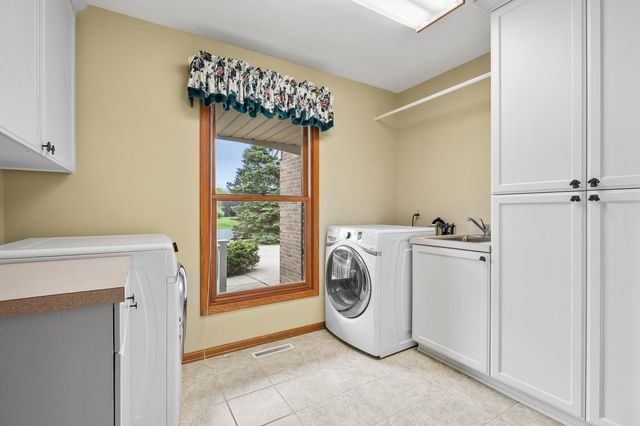 5471 Gatwick Court, Texas Twp, MI 49009