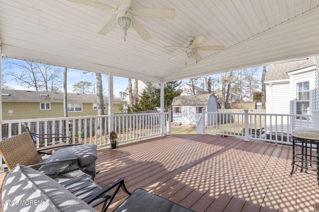 216 Tackle Avenue, Manahawkin, NJ 08050